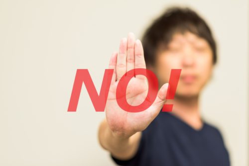 支払いに応じない男性