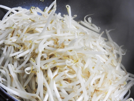 貧乏飯モヤシ炒め